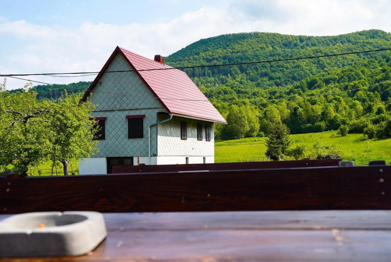 Planinarski Dom "Bijele Stijene" Mountain Lodge Tuk Vojni Exterior foto