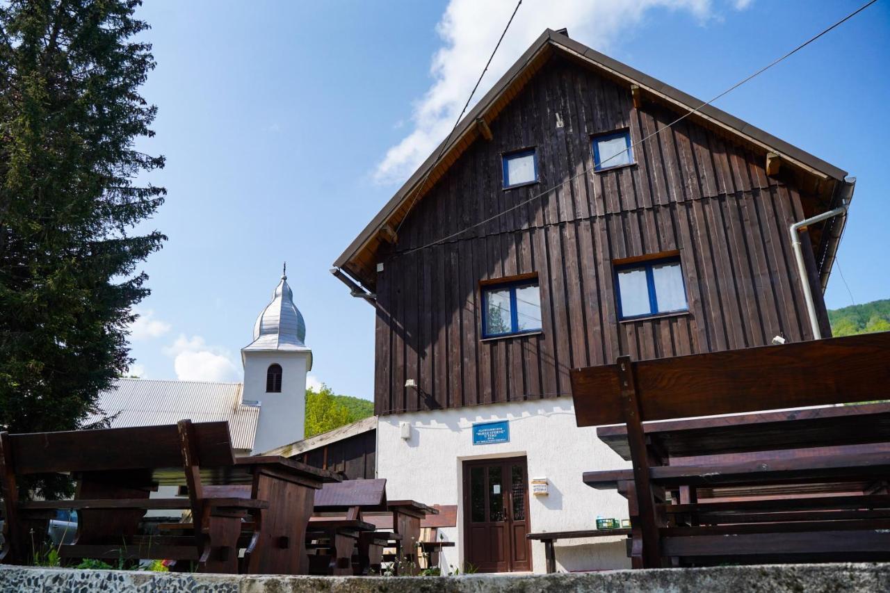 Planinarski Dom "Bijele Stijene" Mountain Lodge Tuk Vojni Exterior foto