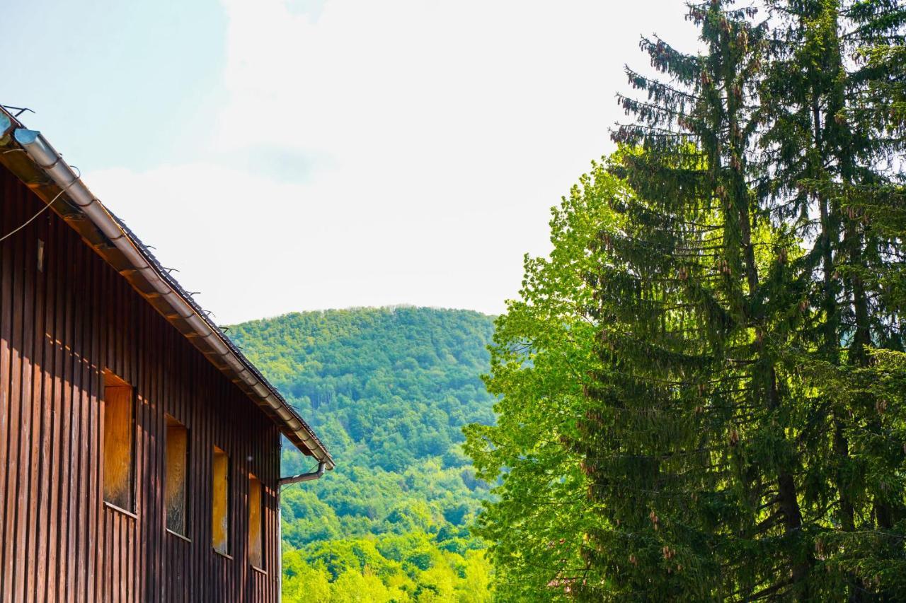 Planinarski Dom "Bijele Stijene" Mountain Lodge Tuk Vojni Exterior foto